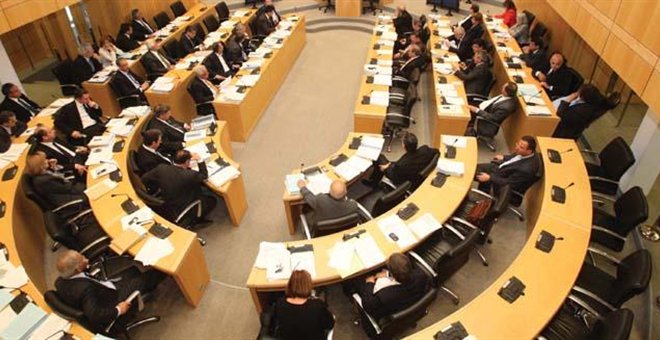 Parliament approves bailout deal with a majority vote