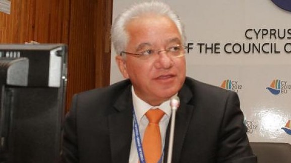 Government is doing its best for Cyprus to exit crisis, Minister says