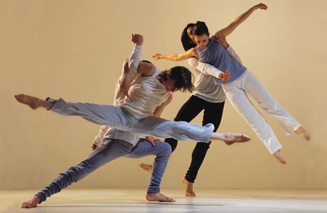 Contemporary dance in Sarajevo war theatre