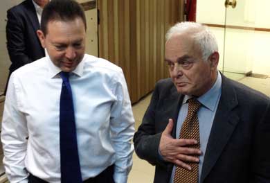 Troika talks stuck on overhaul of civil service