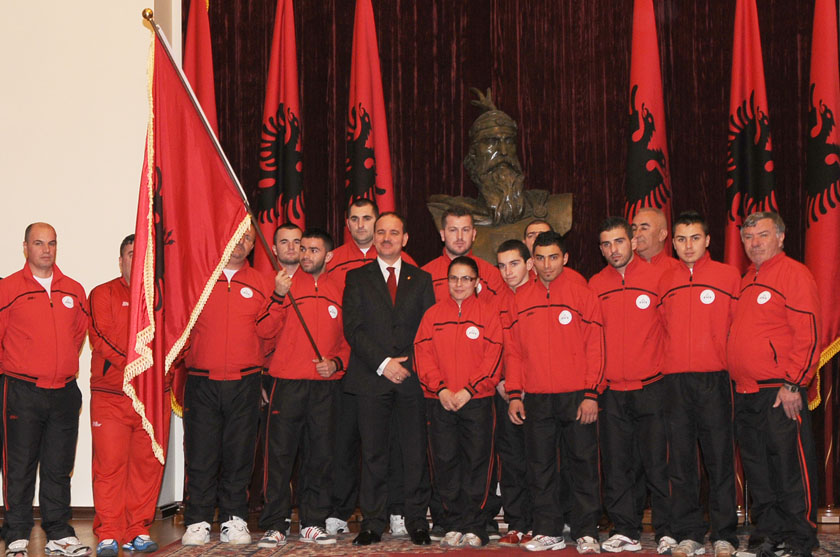 President bestowed the National Flag upon the National Team of Weight lifting
