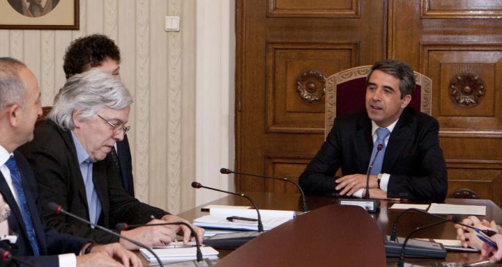 Bulgarian President calls for higher turnout at May 12 election