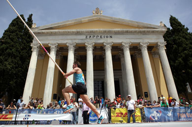 Otto records world-leading jump in pole vault in Athens