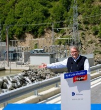 Premier Berisha accuses the opposition of threatening investments