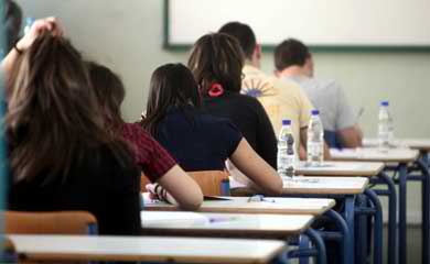 Greek teachers eye strike after talks with government stall