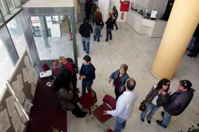 Government faces tight deadlines on civil service reform and firings