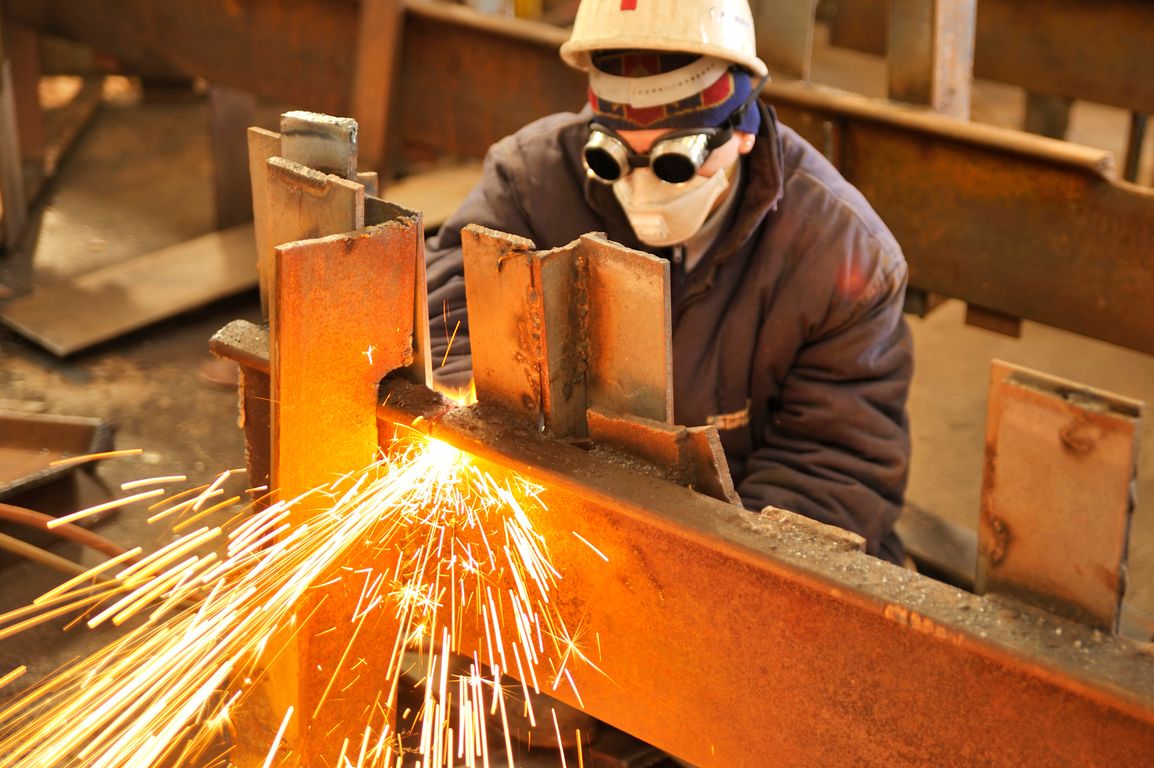 Greece’s industry showing increase in gains by 2% in May
