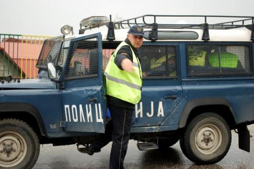 An emigrant remains killed and three others injured in FYROM