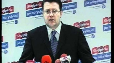 Sokol Olldashi officially runs for leader of the DP