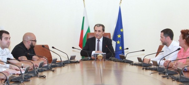 Controversy over Bulgarian pro-government rapper’s anti-Semitic remark continues