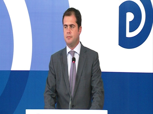 Opposition: Rama should stop his campaign against public administration