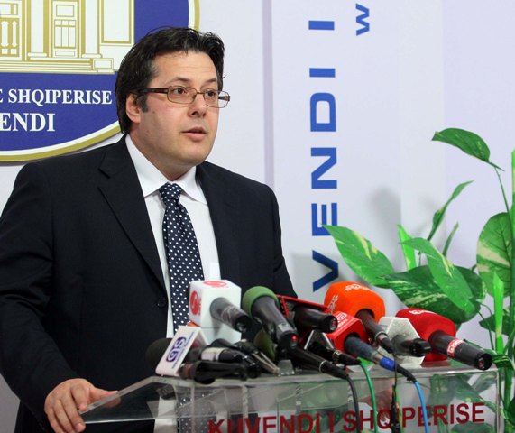 DP: Government breaks the law, 90 million USD worth of luxury expenses