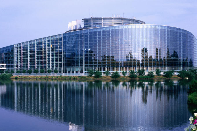 Heated debate in the European Parliament on Roma immigration