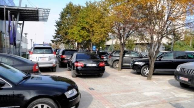 Official cars being used for the electoral campaign