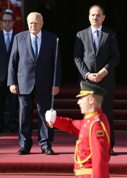 President’s Papoulias visit doesn’t manage to resolve delicate issues between Albania and Greece