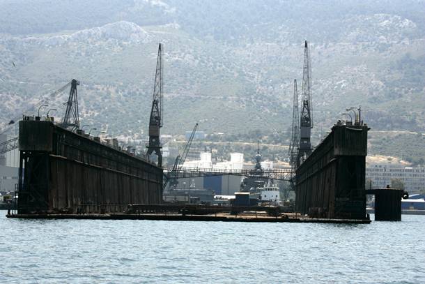 Possible solution for the Skaramangas shipyard “ante portas”