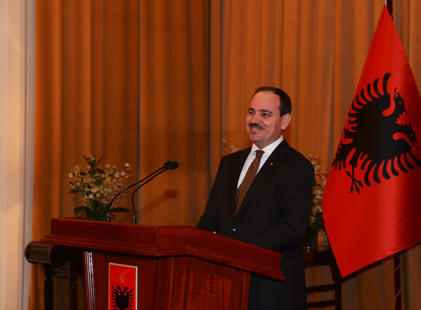 President Nishani reintroduces to parliament the law on the new territorial reform