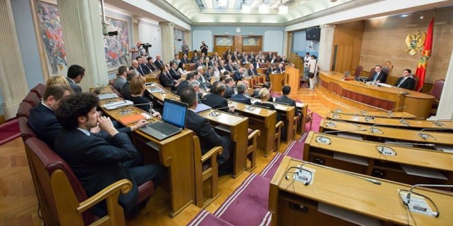 Main opposition left the Parliament after failure to adopt the electoral law