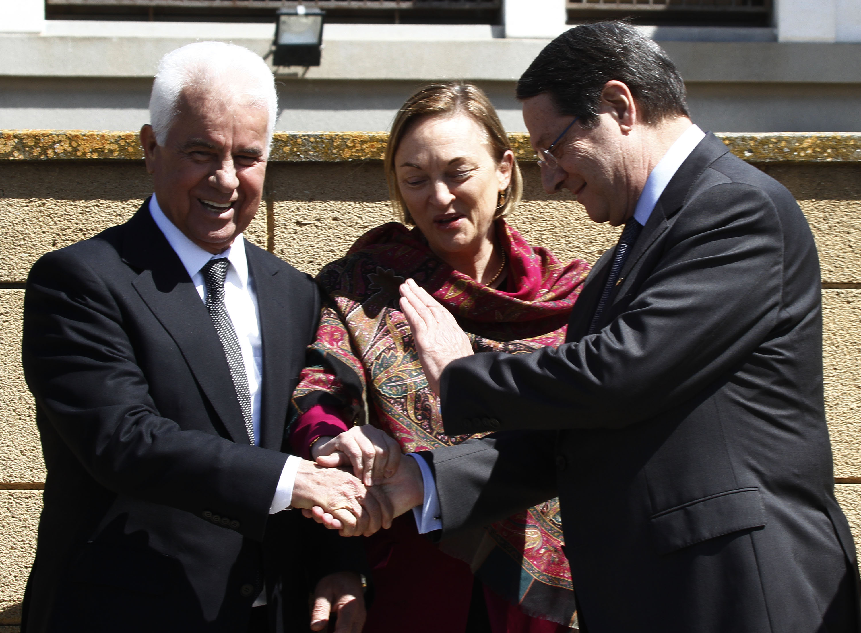Leaders meet to continue peace talks