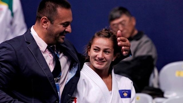 Kosovo judo fighter Majlinda Kelmendi wins the golden medal in Turkey