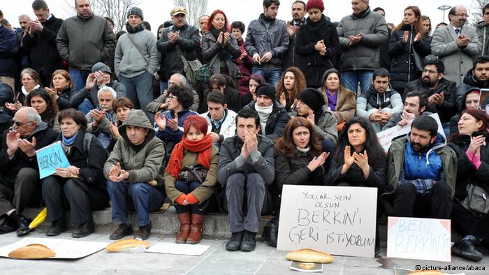 Rage in the funeral of 15-year-old Berkin