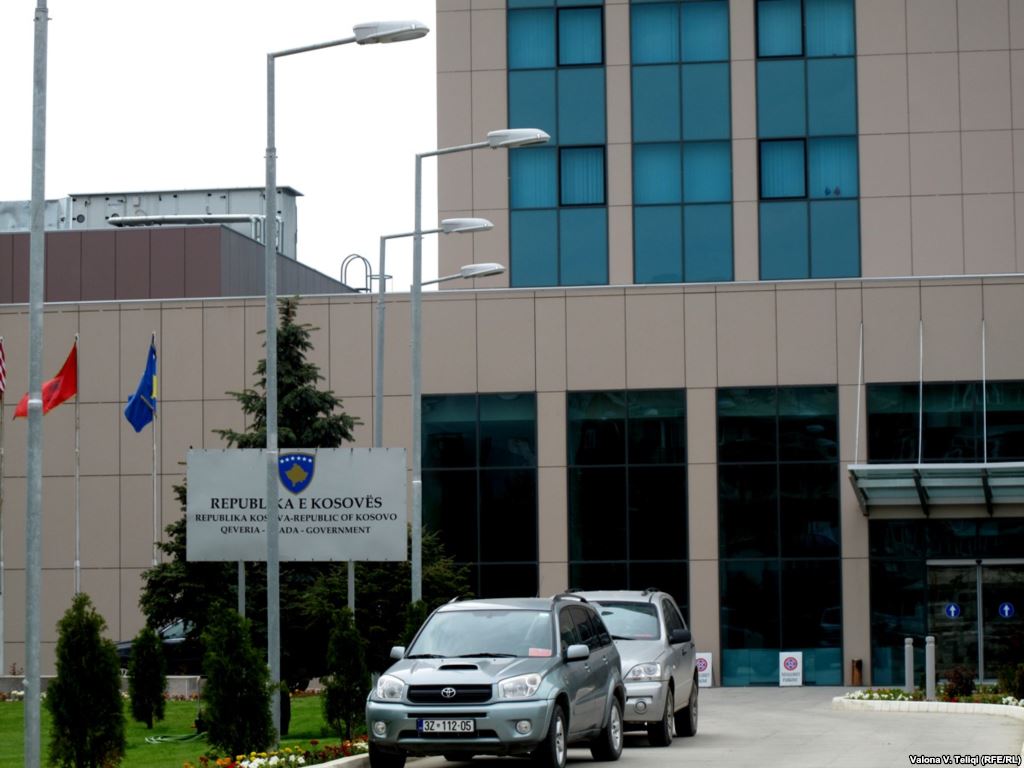 Administration in Kosovo, unprofessional and politically influenced