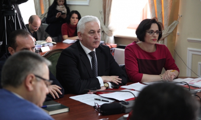 Albanian parliament votes an amnesty on convicts