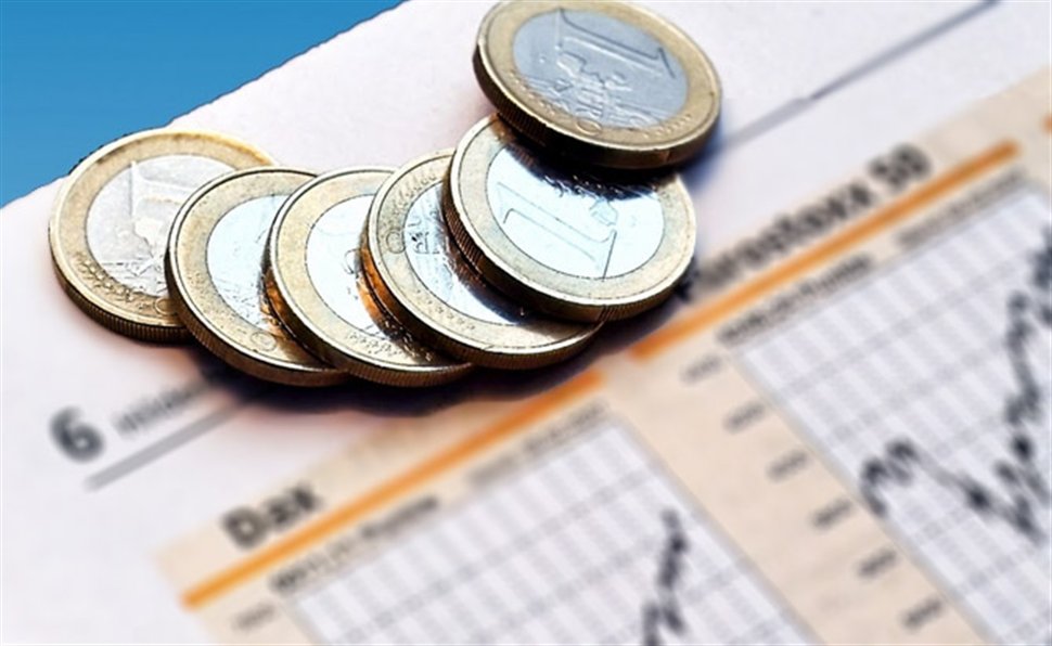 Greece bond sale hailed a success