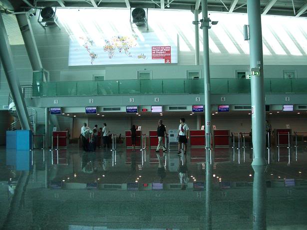 Only 1,1% of foreigners who enter Albania come for business purposes
