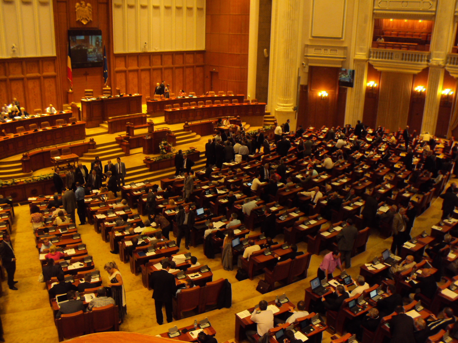 Weekly review: Romania’s clown politicians and a constant chase for personal interests