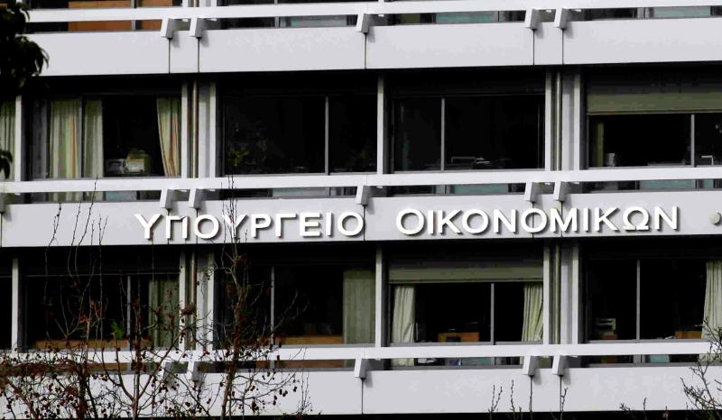 Greek economy hitting targets ahead of troika inspection
