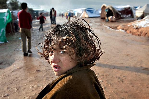 Blankets, clothes and toys to Syrian refugee children