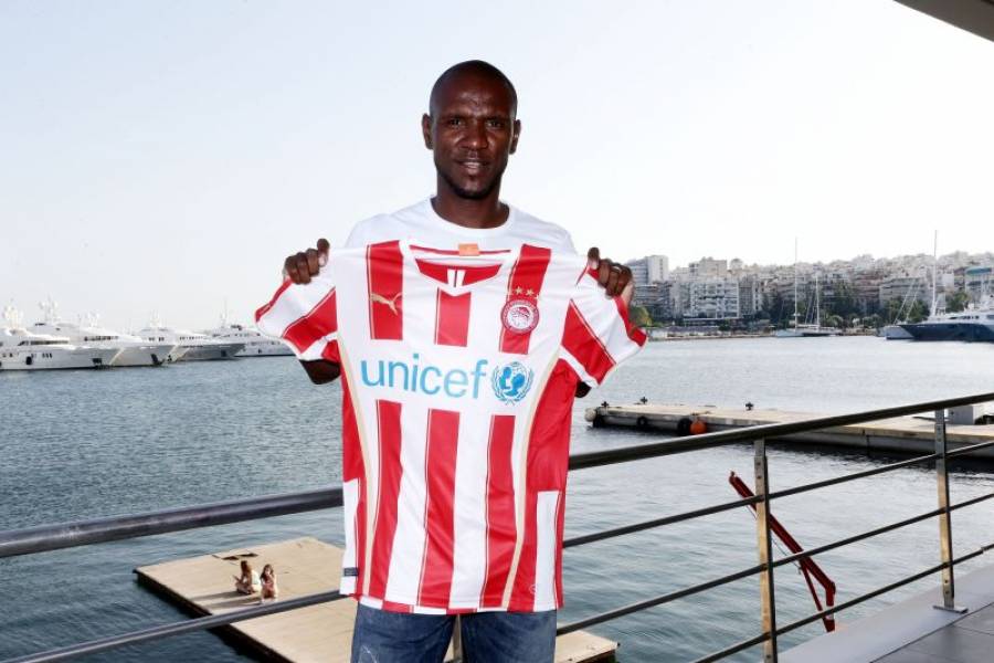 Olympiakos signs Eric Abidal