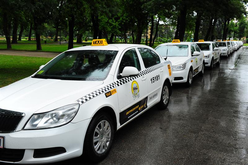 City of Skopje obliges cabs to learn the English language
