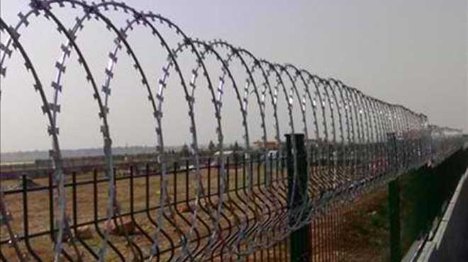 Bulgaria mulling huge extension to controversial anti-refugee fence at border with Turkey