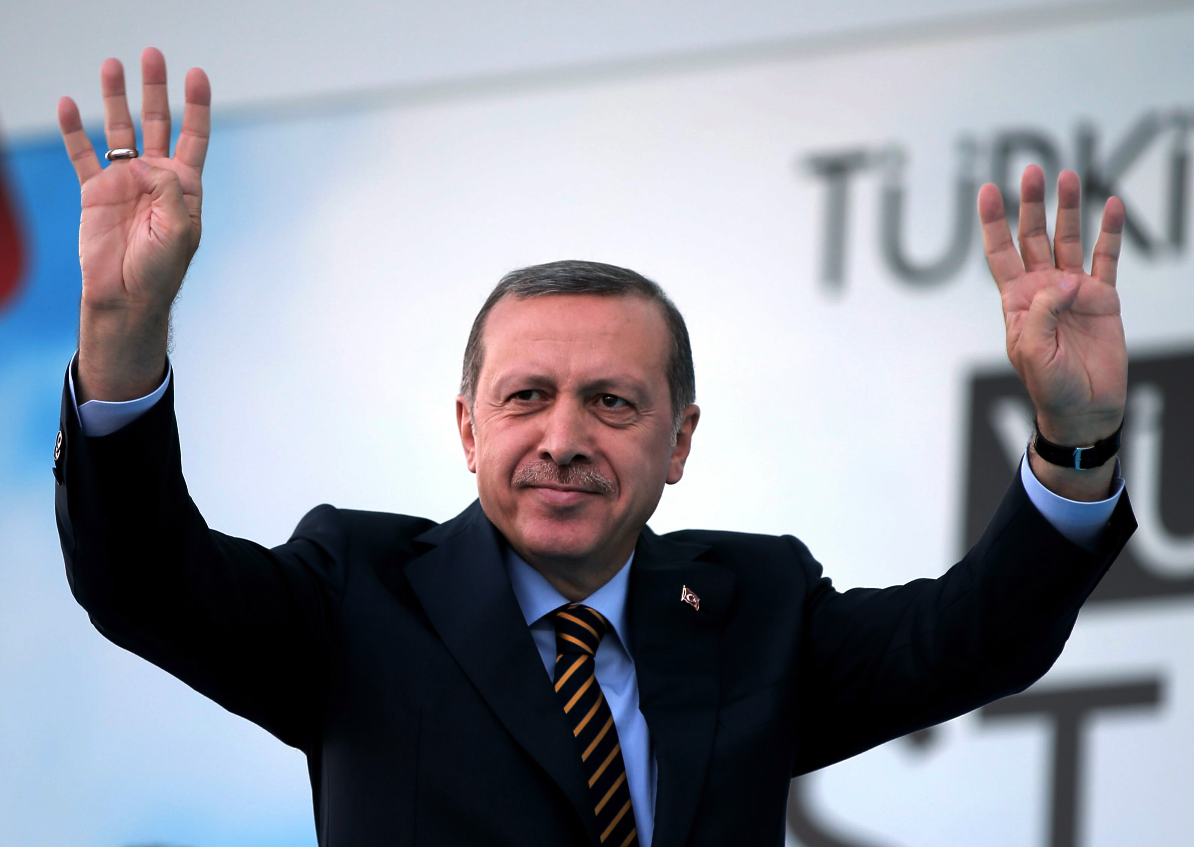 Britain anxiously waits for signs of the “new sultan’s” intentions