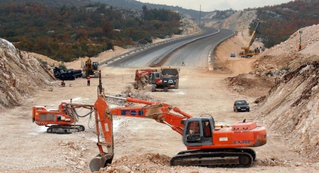 Montenegro: Chinese Exim Bank approves loan for Bar-Boljare highway’s priority section