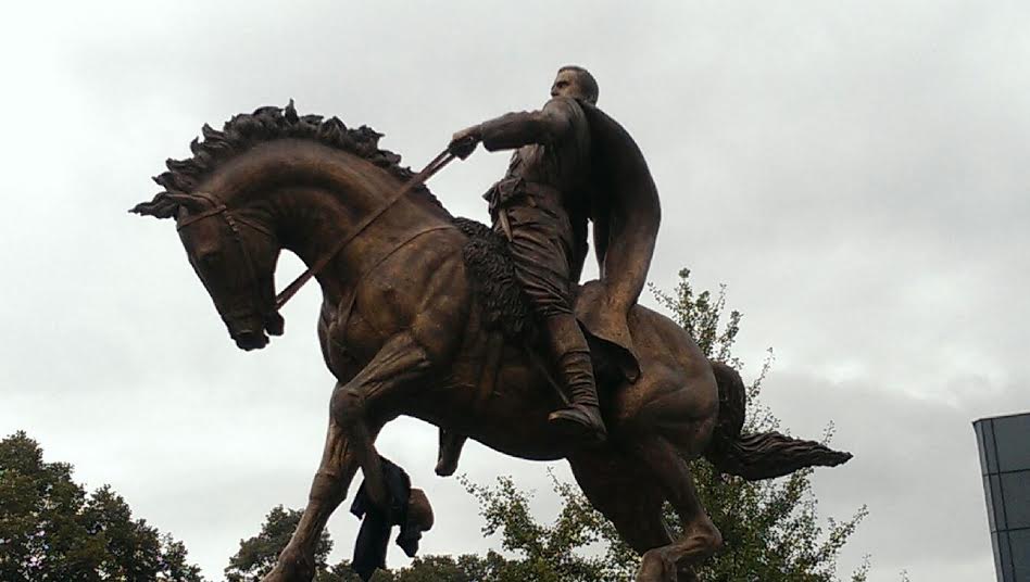 “Insanity with monuments”? Strong debates for the placement of new monuments of “Skopje 2014”