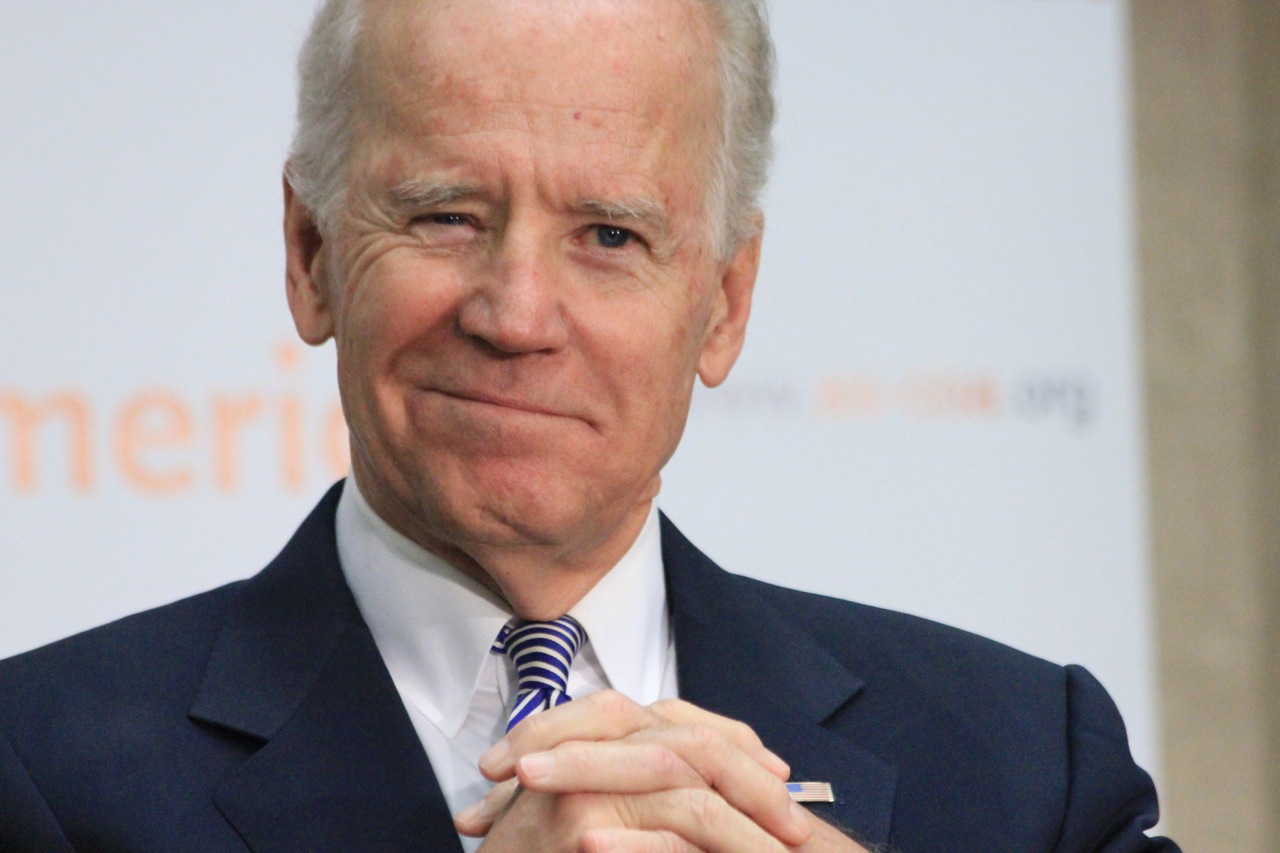 Biden calls Vucic ahead of Putin’s visit