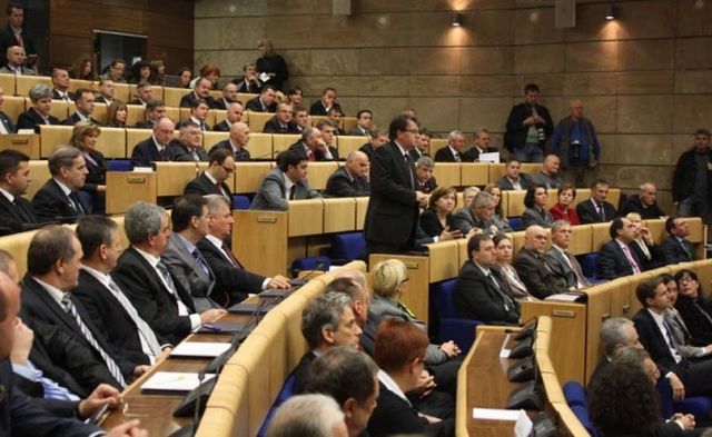 International community urges for faster forming of new institutions