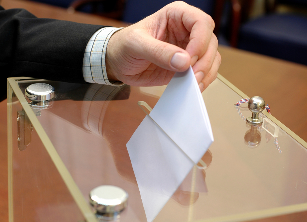 SYRIZA leads with 4.9%, says latest poll – Seven parties in the next House