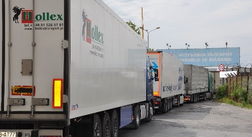 Bulgaria trade gap in January-October 2014 widens year-on-year