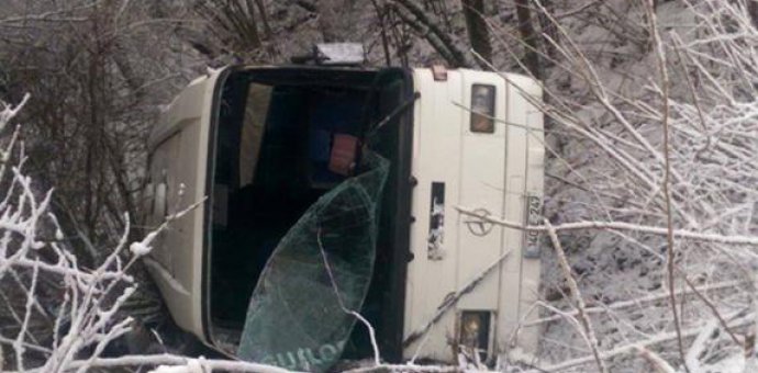 Montenegro: 3 dead, 13 injured in bus accident