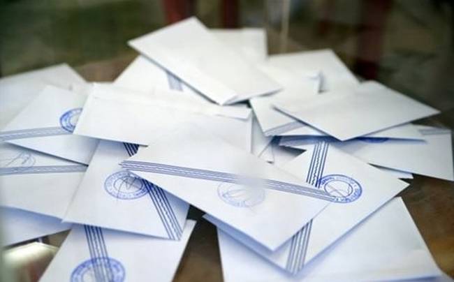 Resounding party signings and departures mark the 2015 snap elections in Greece
