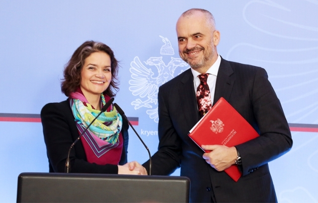 Smart meters for power supply, why is the Albanian opposition against?