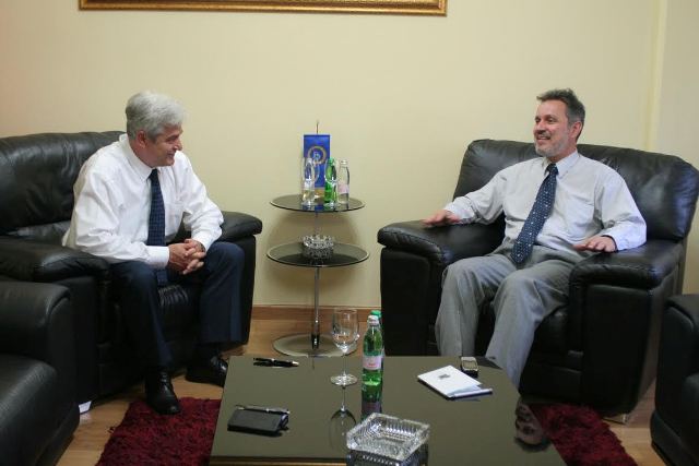 Ahmeti demands a more active role by the Greek government for the solution of the name dispute