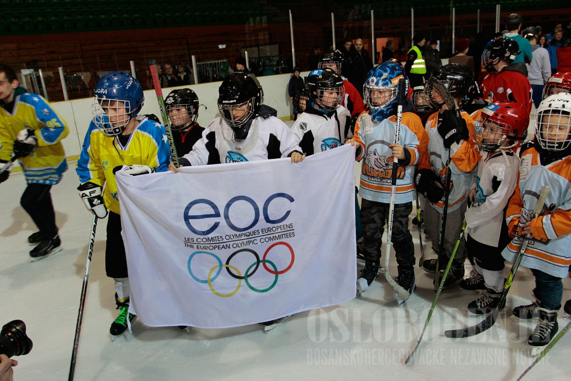 Olympic flag returns to Sarajevo