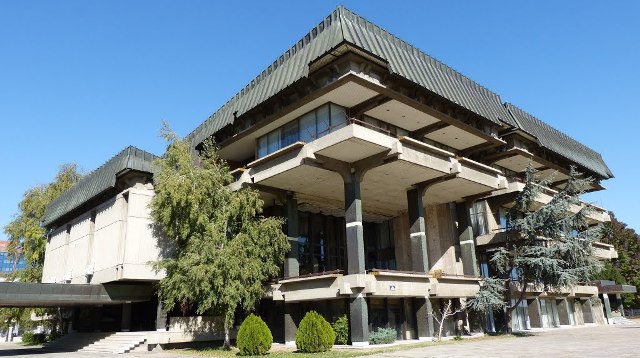 Academy of Sciences in FYROM demands dialogue and support by the European Community