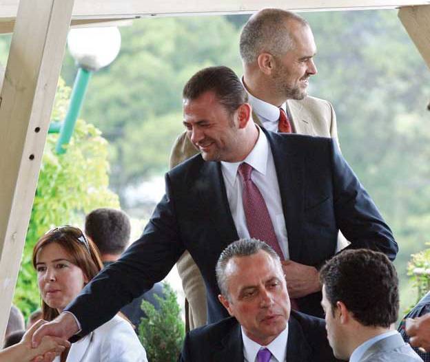 Extreme accusations within the left wing majority in Albania