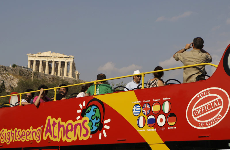 More than 1.7 million tourists visited Greece in the first quarter of the year